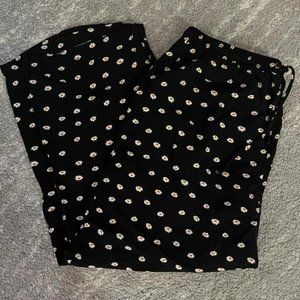 Black Wild Fable Floral Pants with White Flowers (Size Large)